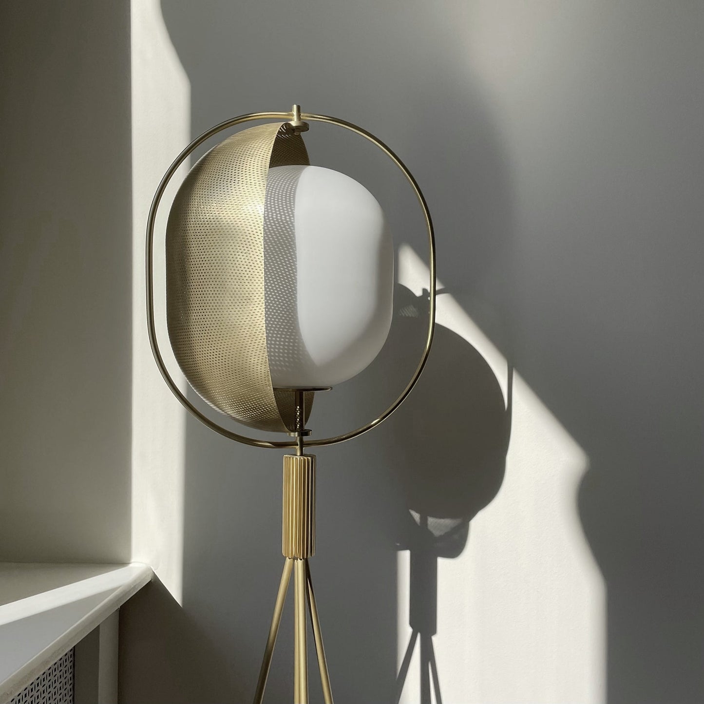 Pearl Floor Lamp - Brass