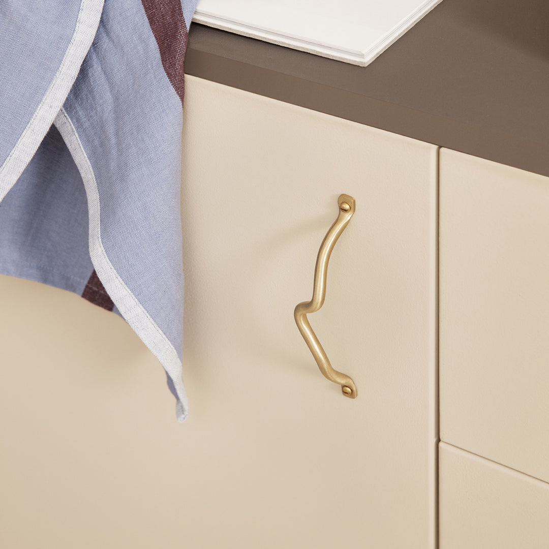 Curvature Handle