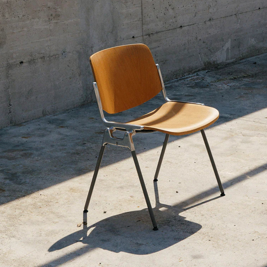 DSC 106 Wood Icon Chair