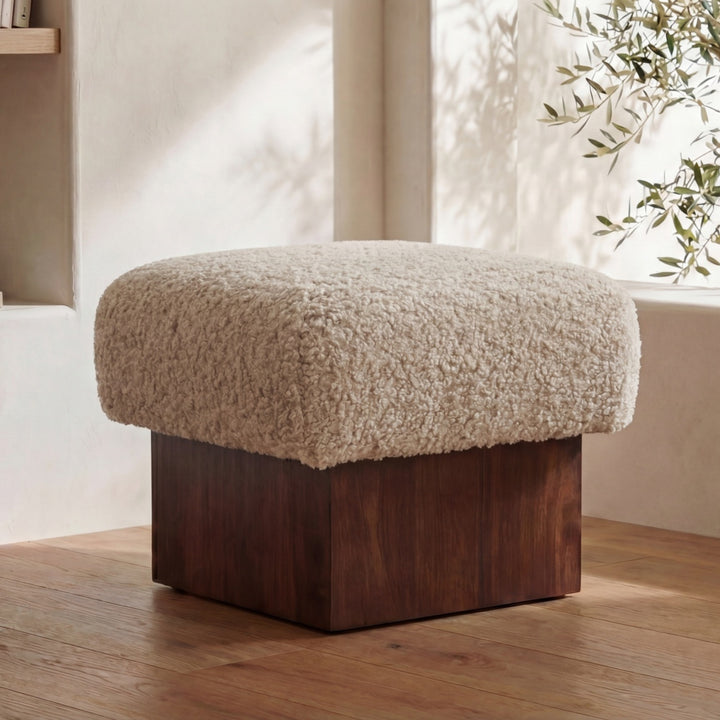 Estella Ottoman