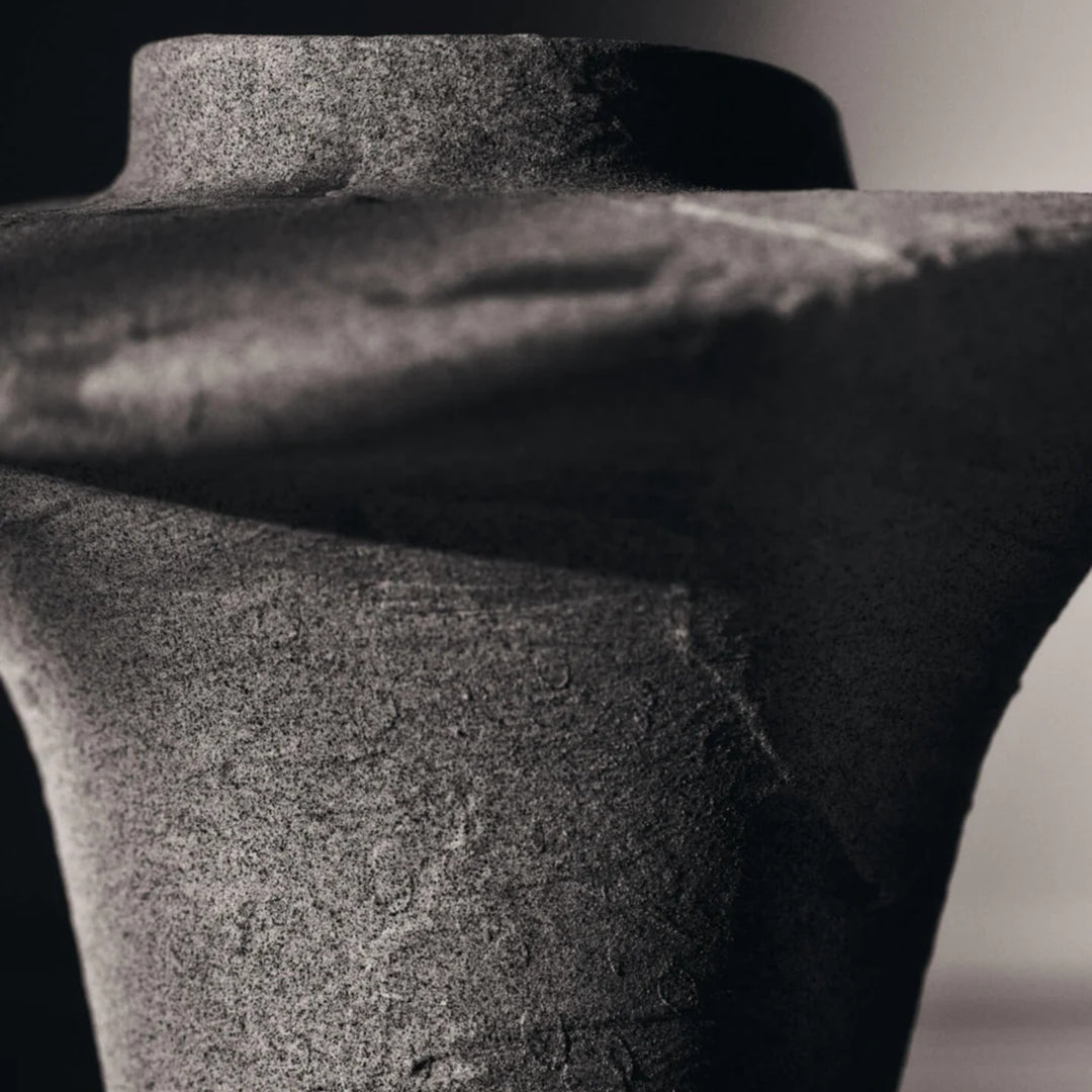 Evio Vase