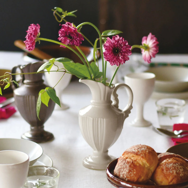 Gracieux Pitcher