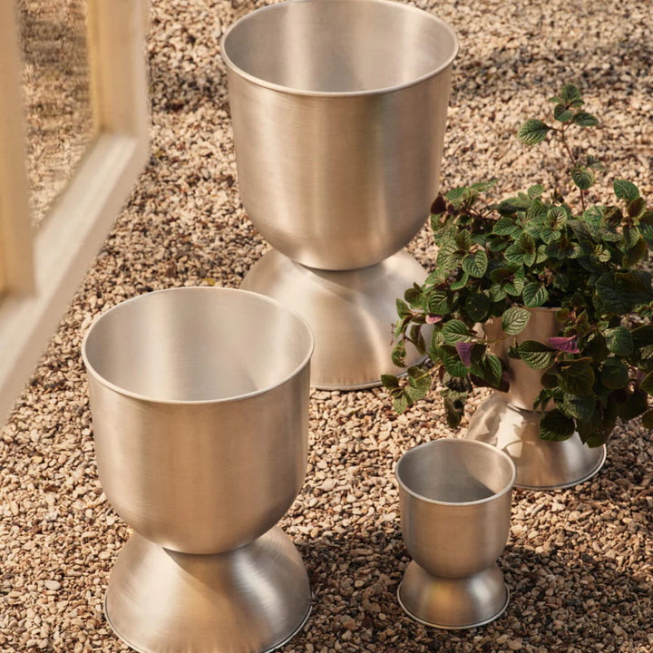 Hourglass Pot