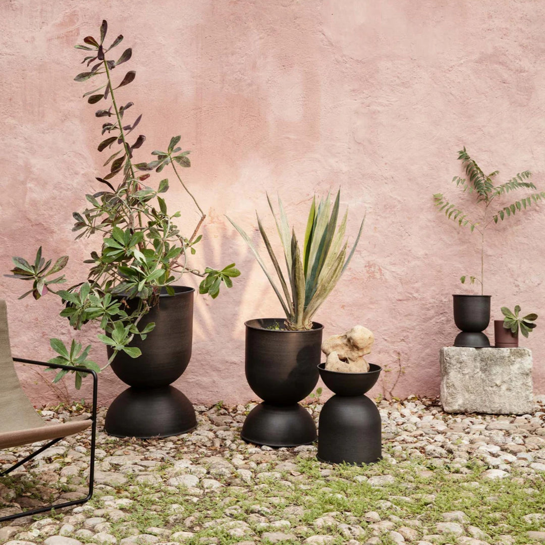 Hourglass Pot