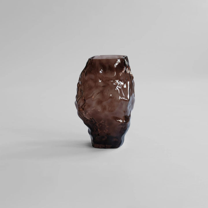 Katachi Vase, Medio