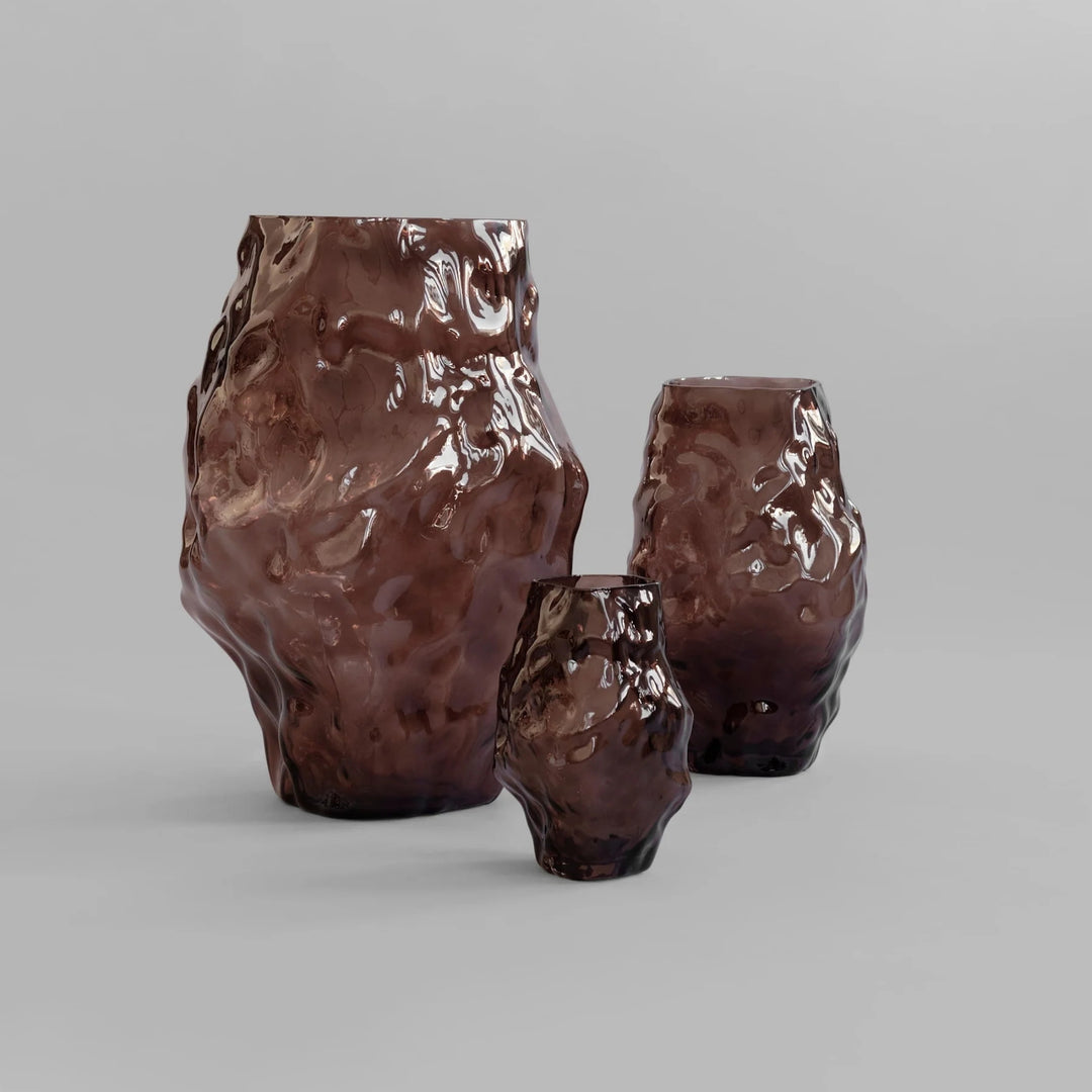 Katachi Vase, Medio