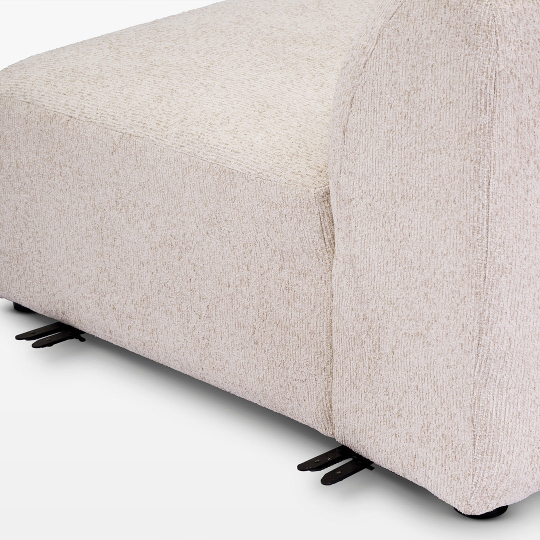Liona Curve Sectional