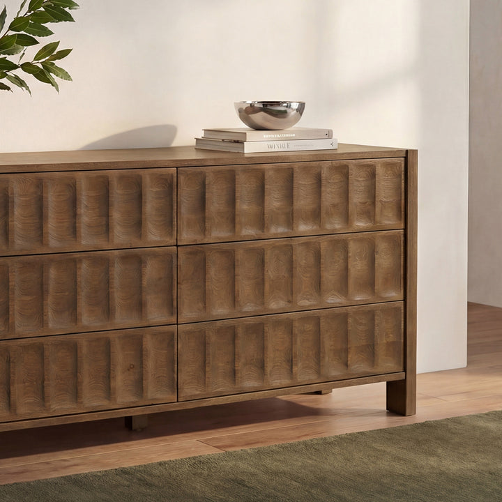 Lyra Dresser