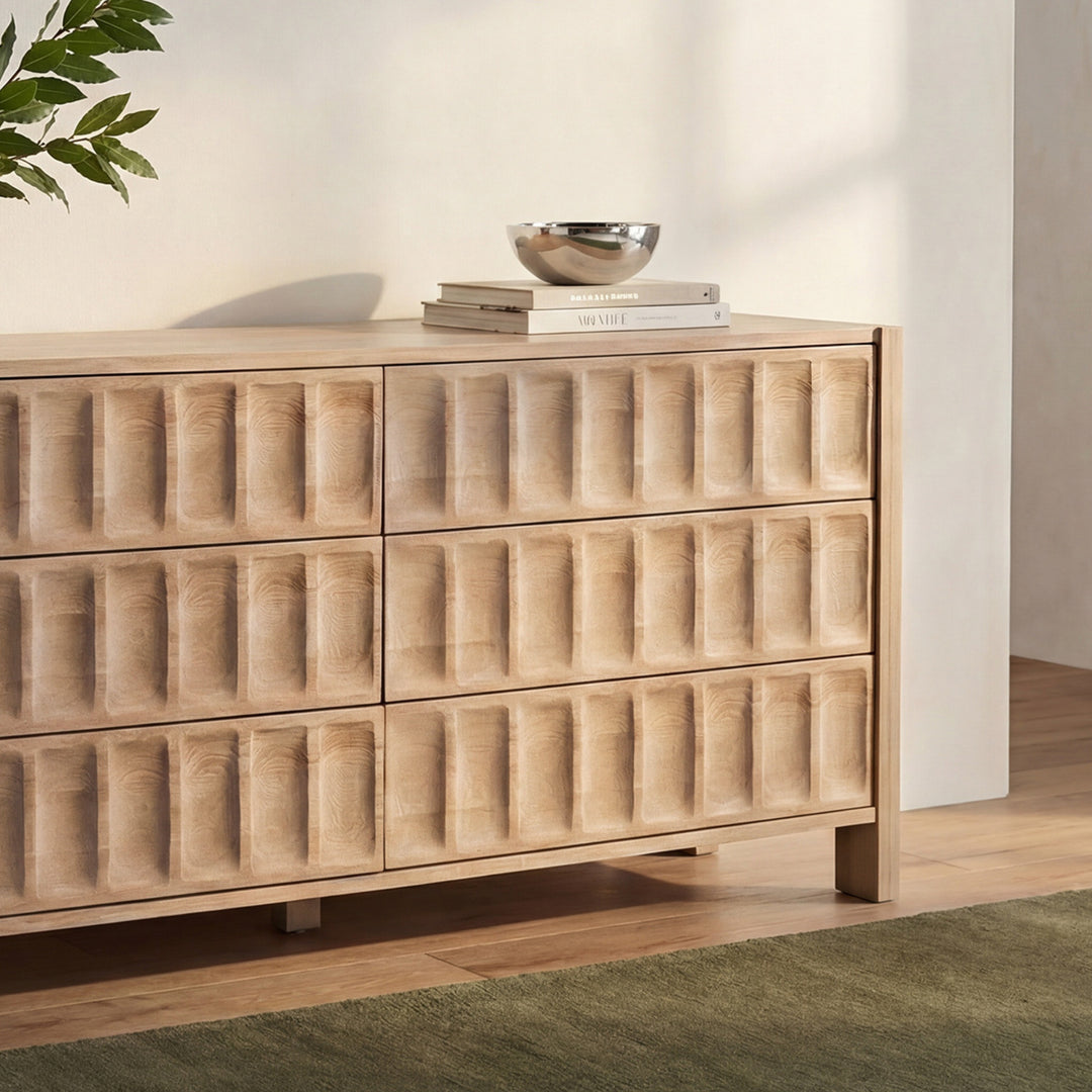 Lyra Dresser
