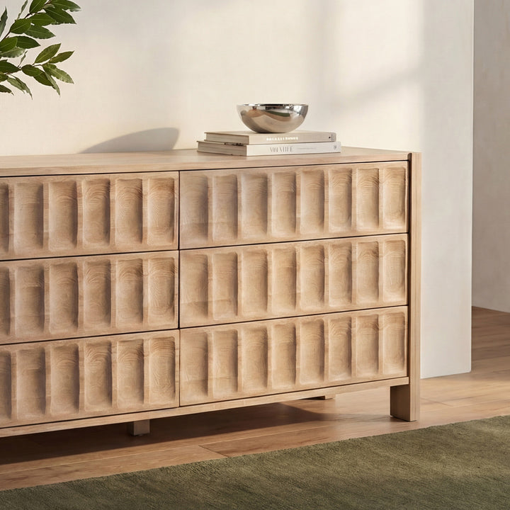 Lyra Dresser