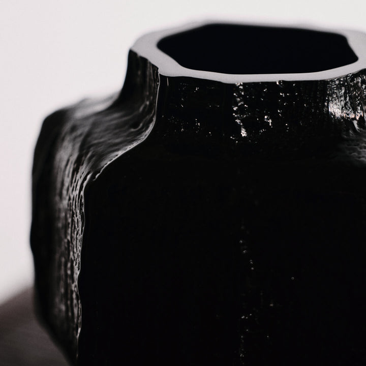 Mokuri Vase