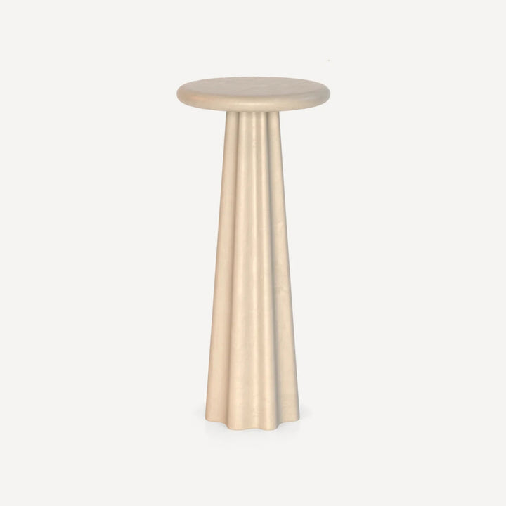 Nia Pedestal