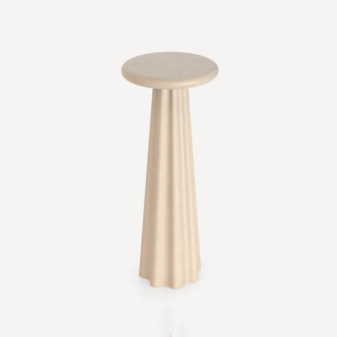 Nia Pedestal