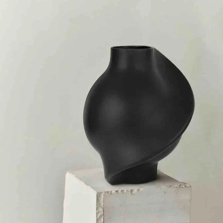 Pirout Vase 02 - Ceramic