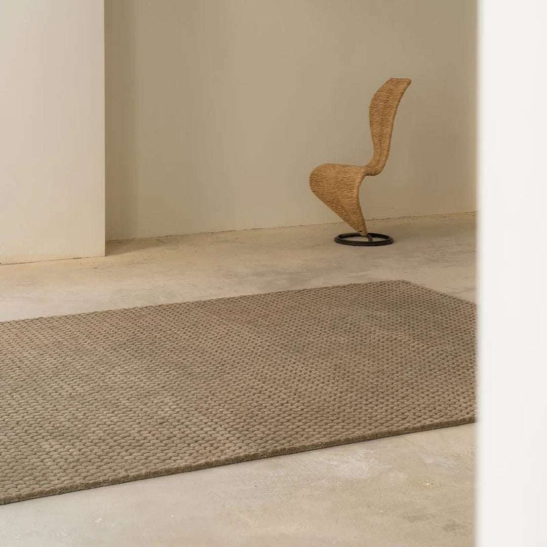 Rocky Grey Drops Surface Rug