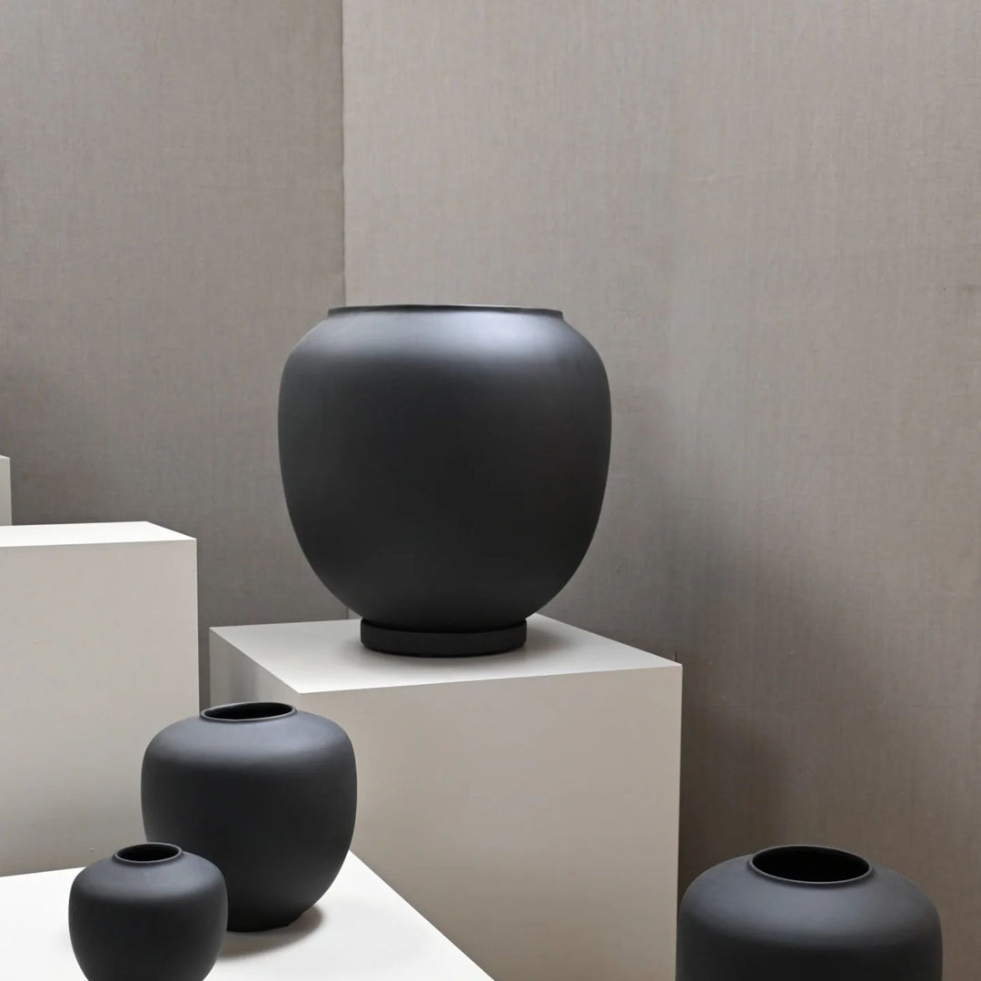 black bubble plant pot Sunao Plant Pot - Big