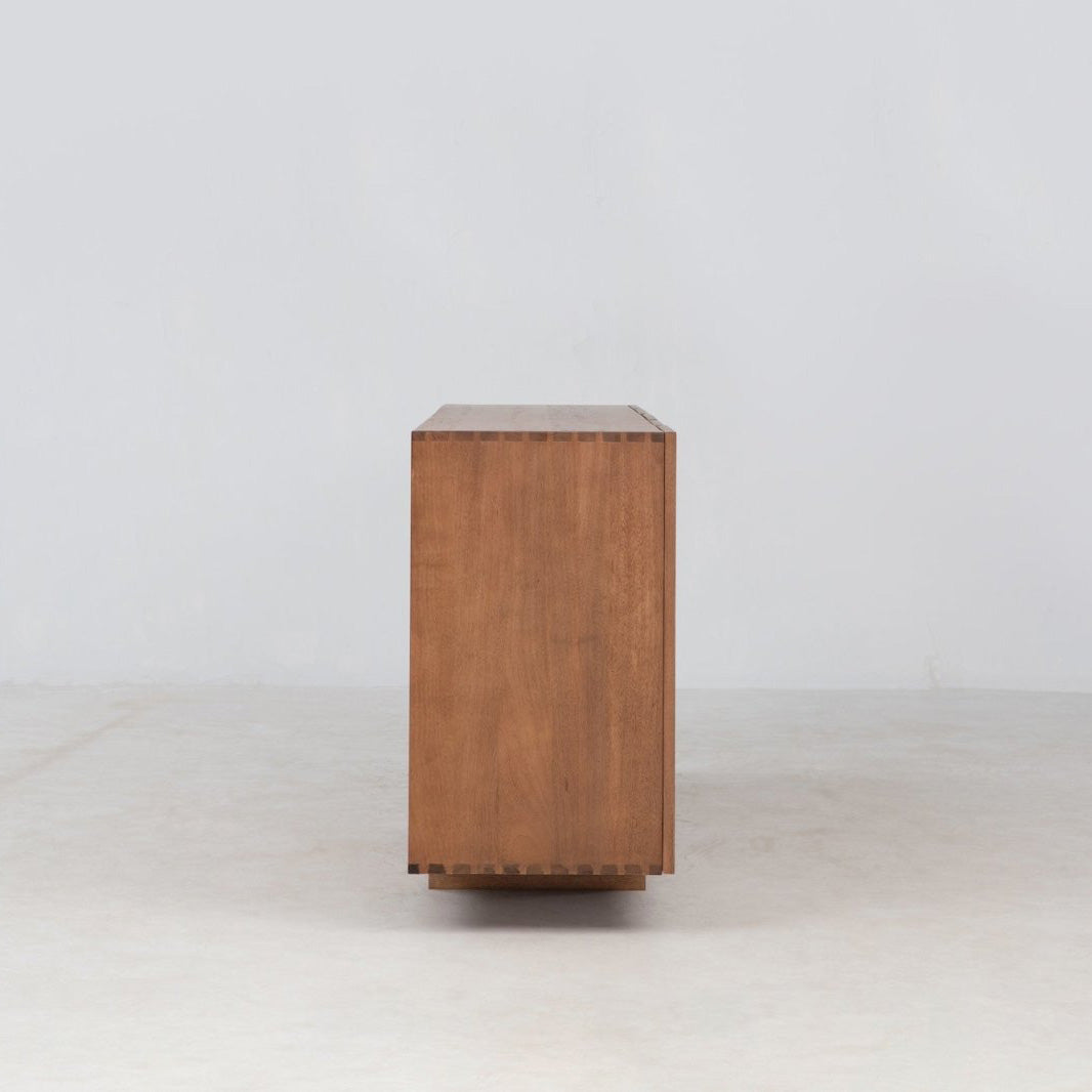 Wolo Sideboard
