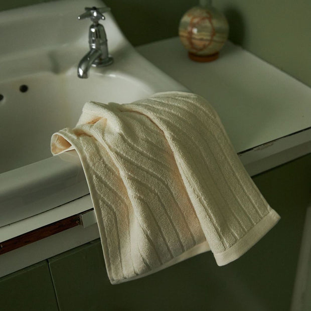 Virginia Hand Towel
