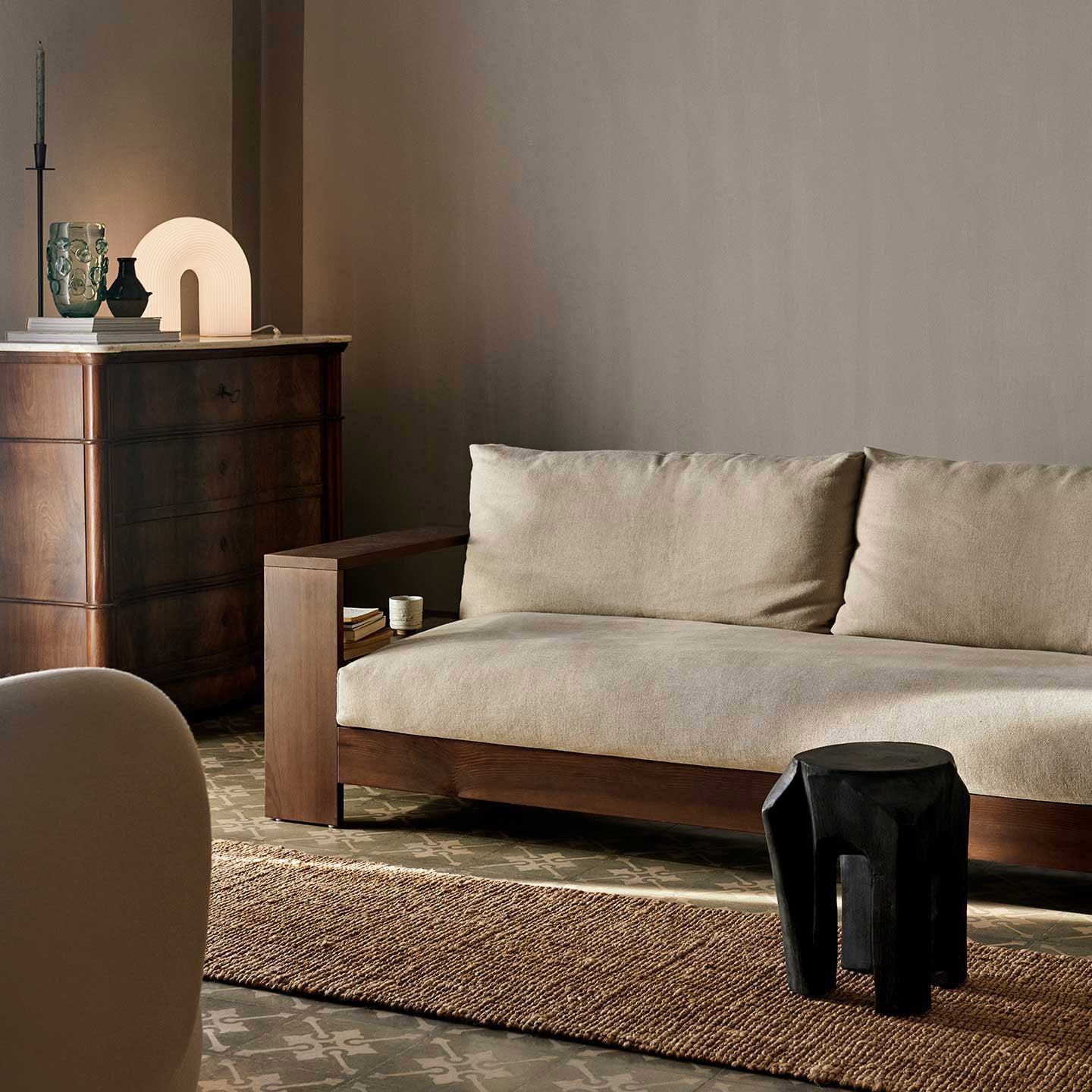 Vuelta Floor Lamp - White - UL