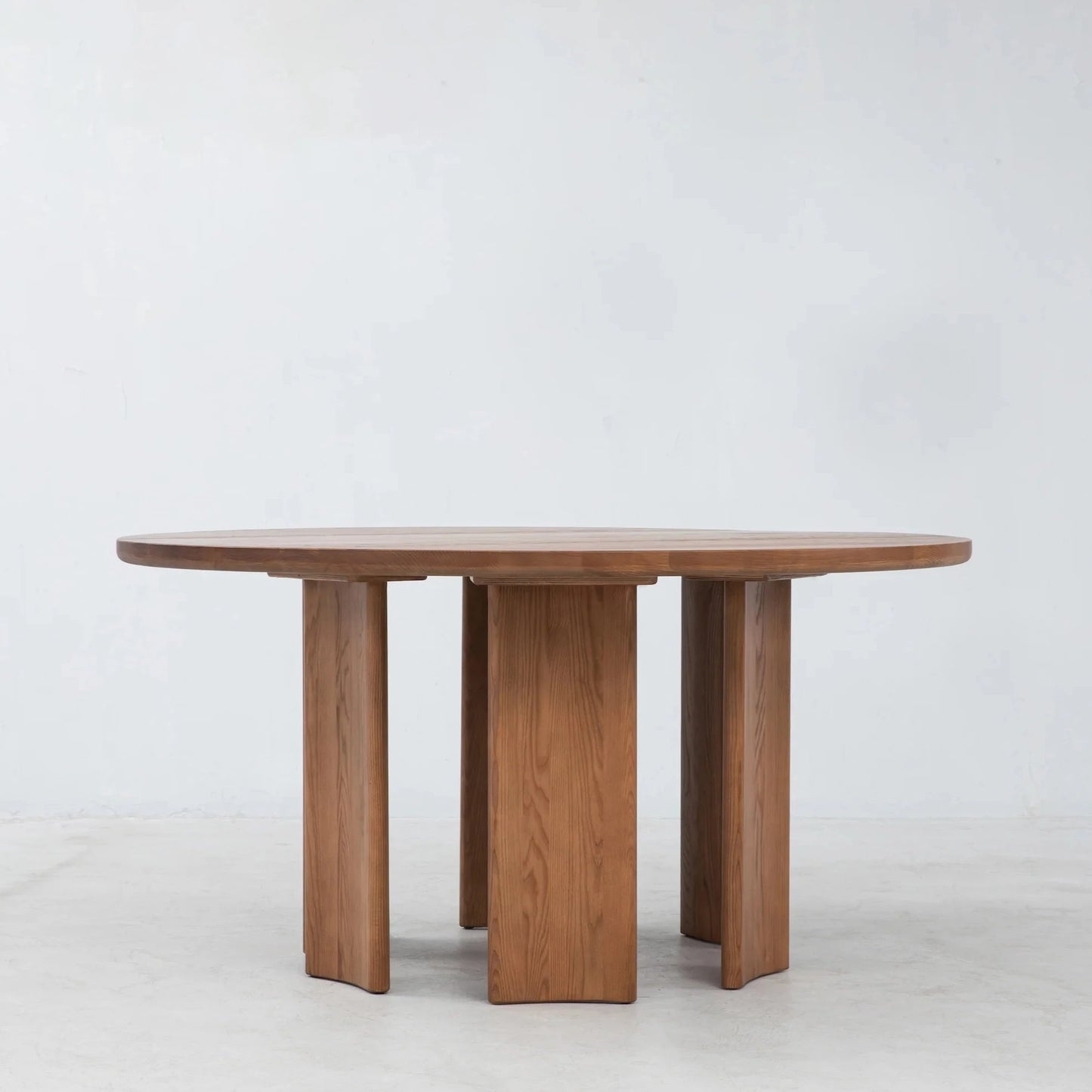 Crest Round Table