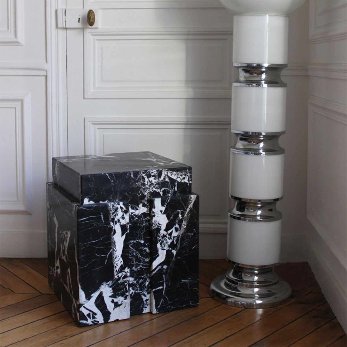 Gabi Grand Antique Table