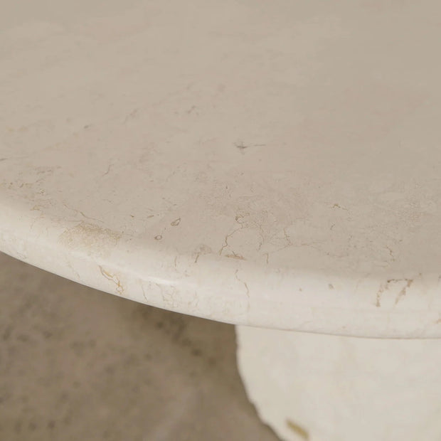 Isla Oval Dining Table