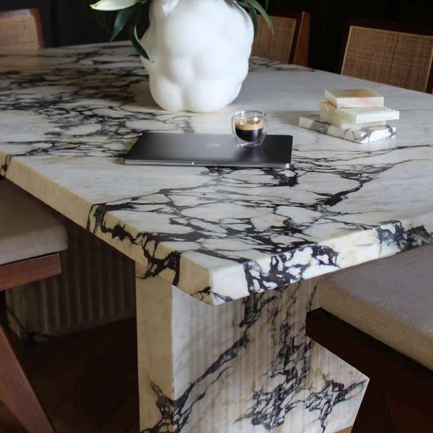 Aura Dining Table In Calacatta Viola Marble