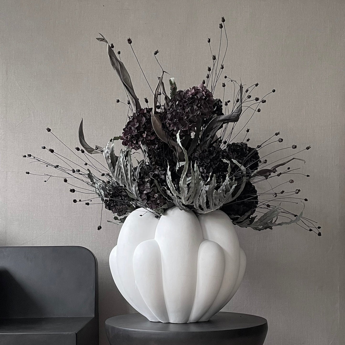 Bloom Vase, Big - Dark Grey